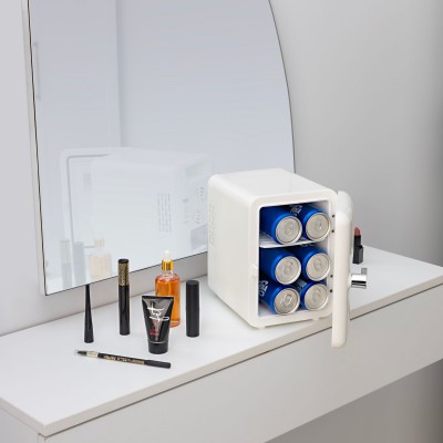 Zilan ZLN1153 mini hűtőszekrény, 36 W, 4 liter kapacitás, hűtésre és melegítésre is alkalmas, 230 V és 12 V üzemelés